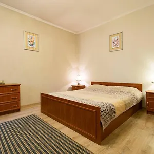Nadezhda On Nauryzbay Batyra 37/1 Алматы